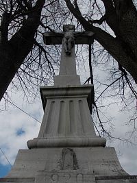 pomník - kríž