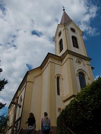Moravany nad Váhom - kostol Panny Márie Ružencovej