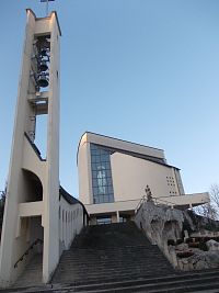obec Sverepec - kostol Najsvätejšej Trojice