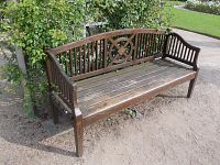 lavička k posedeniu