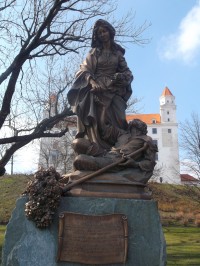 bronzová socha sv. Alžbety