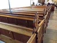 drevené lavice