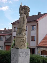 socha vojáka na pomníku obetí 1. svetovej vojny