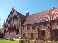 kostol a časť kláštora