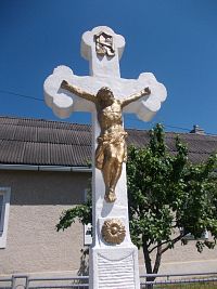 kamenný kríž u cesty
