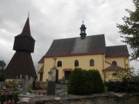 Rtyně v Podkrkonoší - kostol sv. Jana Krstitela s drevenou zvonicou