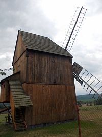 Choltice - drevený veterný mlyn