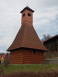 replika pôvodnej drevenej zvonice