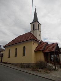 kaplnka v centre obce