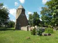 veža a ostatky kostolíka