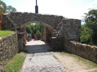 vstupná brána z olného hraddu