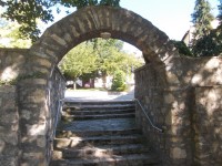 kamenná brána