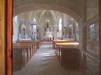 interiér lode kostola