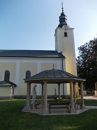 altánok a kostol
