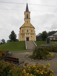 obec Staškov - kostol Navštívenia Panny Márie