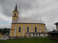 kostol v celej svojej dĺžke