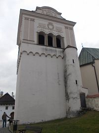 zvonica s valcovou vežičkou