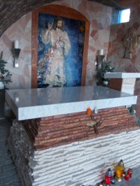 oltár s obrazom Milosrného Ježiša