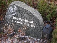 pomník Miroslav Benak