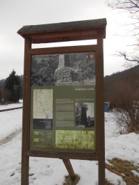 infopanel u pamätníka