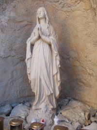 soška Lurdskej Panny Marie