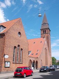 farská budova a kostol