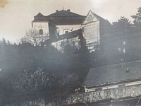 kaštieľ v obci - historické foto