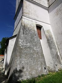zosílenie základu veže kostola