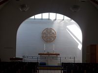 moderný oltár