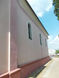 bočný múr lode kostola