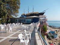 terasa a pláž - reštaurácia