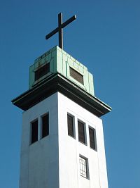 veža so 6 metrovým krížom
