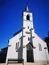 kostol sv. Medarda s vežou