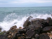 skaly a vlny