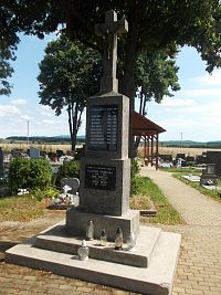 kríž - pomník obetí dvoch svetových vojen