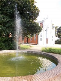 fontánka pri kostola