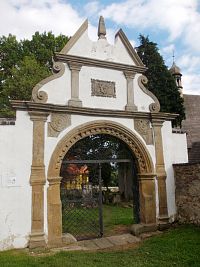 renesančná brána z roku 1615
