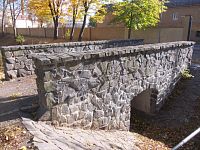 kamenný mostík