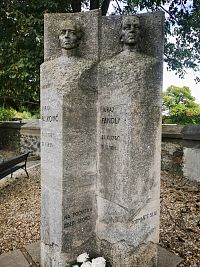 pomník Juraja Palkoviča a Juraja Fándlyho