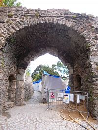 rekonštrukcia medzi bránami