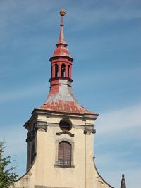 veža kostola otvor pre hodiny