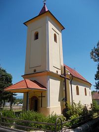 Rajčany - Kostol Sťatia sv. Jána Krstiteľa