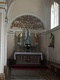 oltár Lurdskej Panny Márie