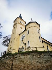 dve veže kostola