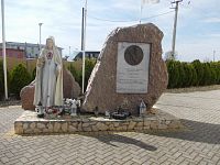 Borovce - Pamätník kňazovi Štefanovi Polákovi