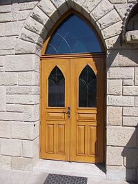 dvojdielné drevené dvere