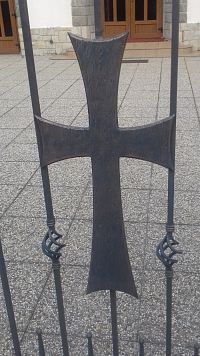 kríž na bráne
