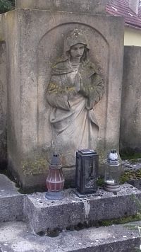 reliéf Panny Márie pod krížom