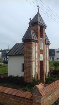 Beckovská Vieska - kaplnka so zvoničkou