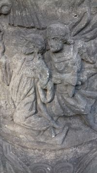 detail sv. Václava a rozhnevaného vojaka